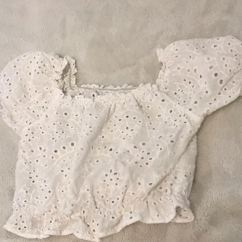 WHITE SPRING TEE (S)
